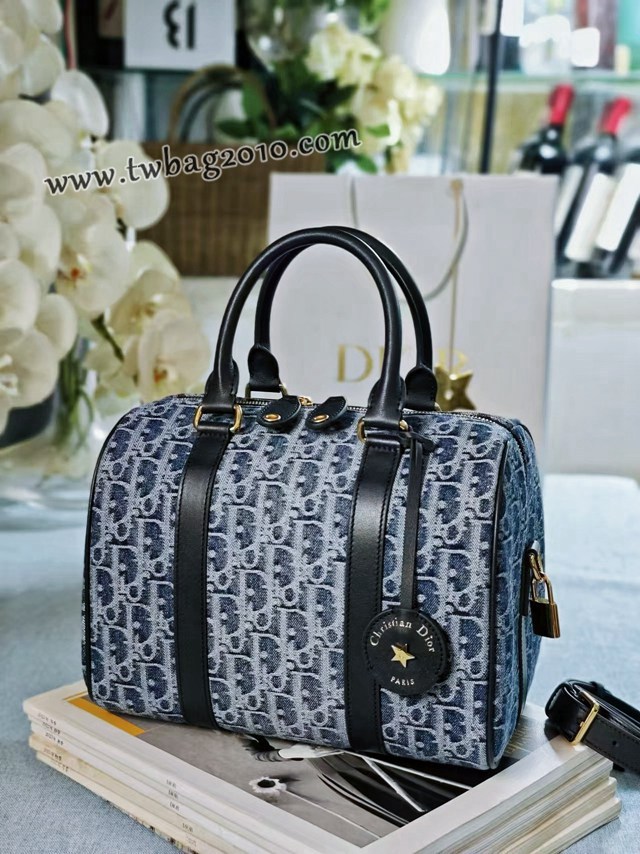 Dior专柜新款Groove 16迷你手袋迪奥高仿原单中号牛仔保龄球枕头包 djfk1733